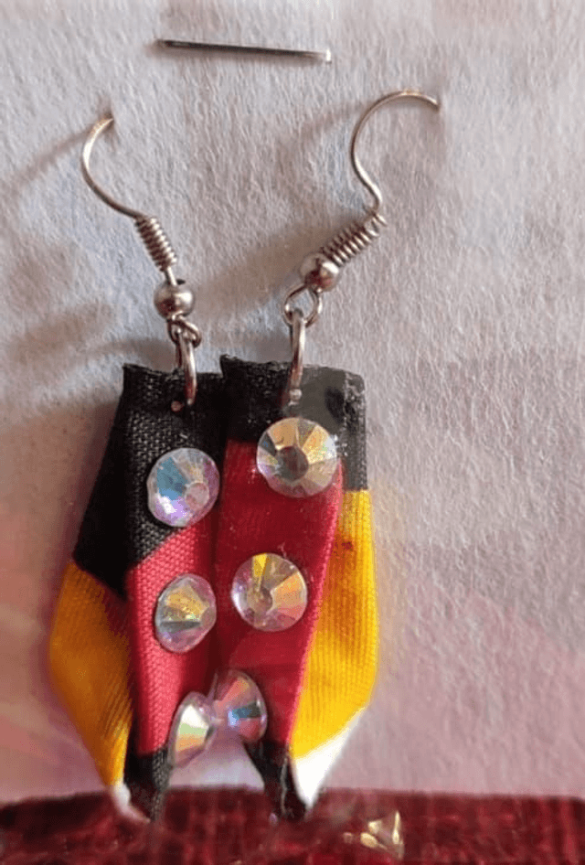 Boucles d&#039;oreilles fait main en Wax